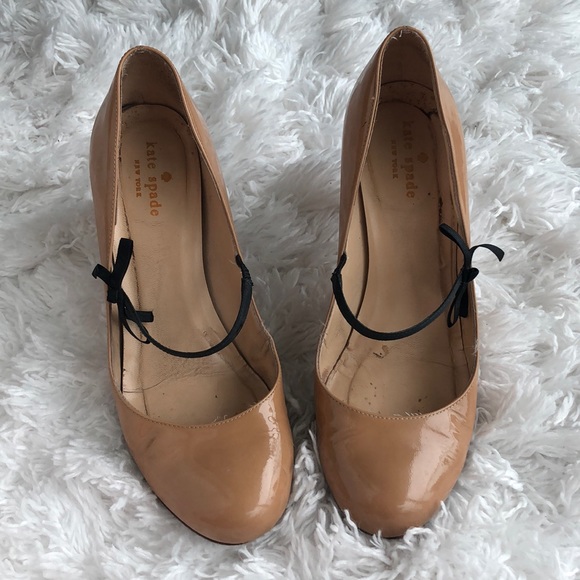 Kate Spade sz 9 patent leather tan pumps with bow - Picture 1 of 5